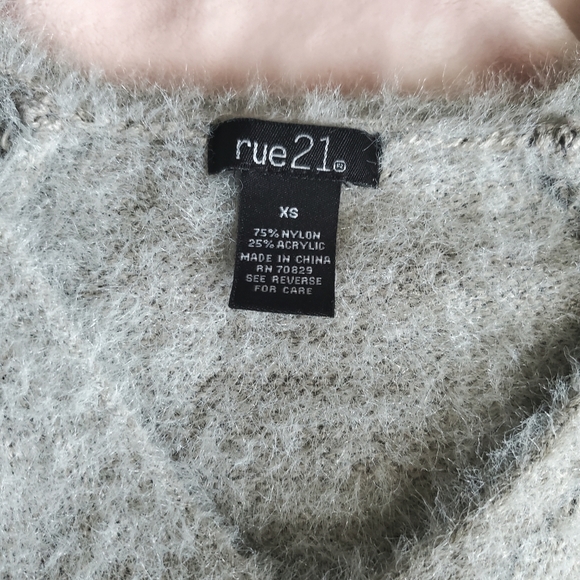 rue21 grey sweater - Picture 4 of 4